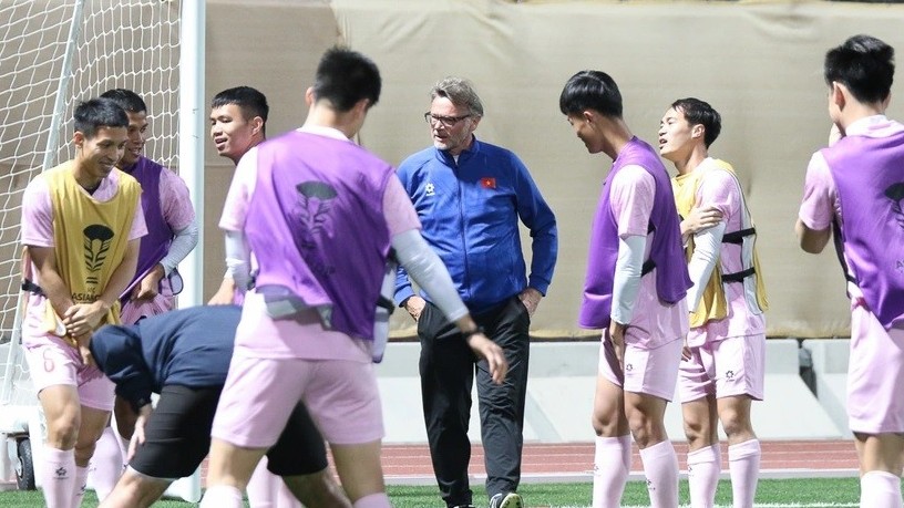 khong khi khan truong va vui nhon tren san tap cua doi tuyen viet nam truoc tran gap indonesia