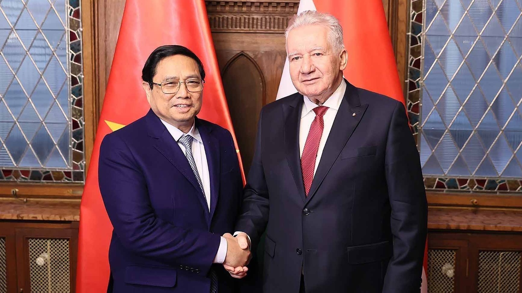 thu tuong chinh phu pham minh chinh hoi kien pho chu tich quoc hoi hungary