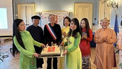 Tết cổ truyền Việt ở Tòa thị chính quận 20 thủ đô Paris - tôn vinh văn hóa Việt Nam tại Pháp