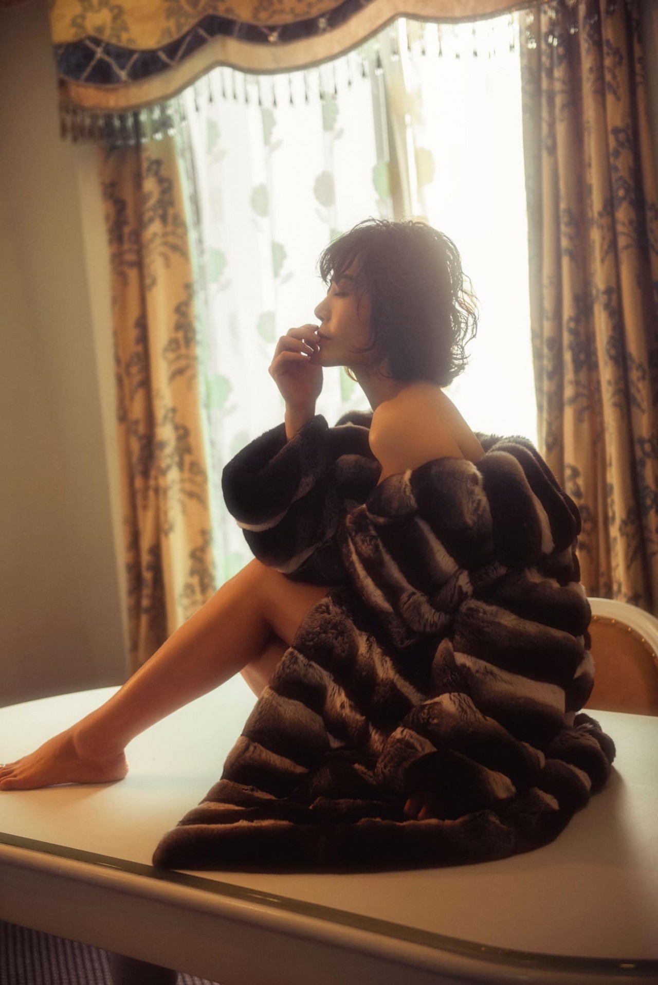 Diễn viên Thanh Hương gợi cảm hết nấc