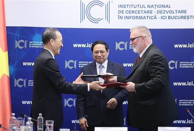 Thủ tướng Phạm Minh Chính khích lệ các chuyên gia Việt Nam và Romania hợp tác trong lĩnh vực trí tuệ nhân tạo