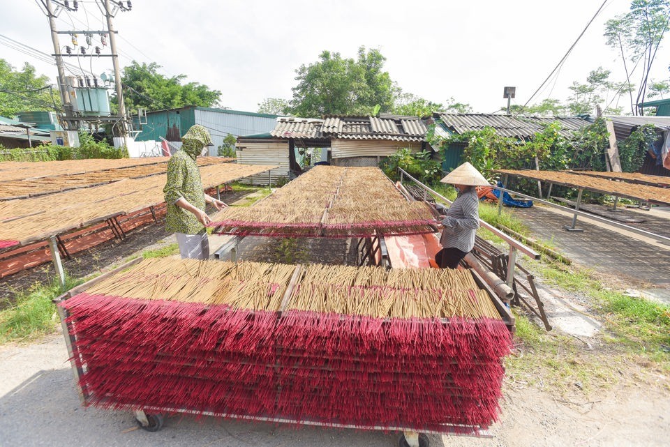 Các làng nghề Hà Nội sôi động vào dịp cận Tết Nguyên đán