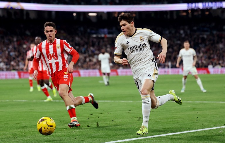 Đội chủ sân Santiagio Bernabeu hoàn toàn bế tắc trong 45 phút đầu tiên. 