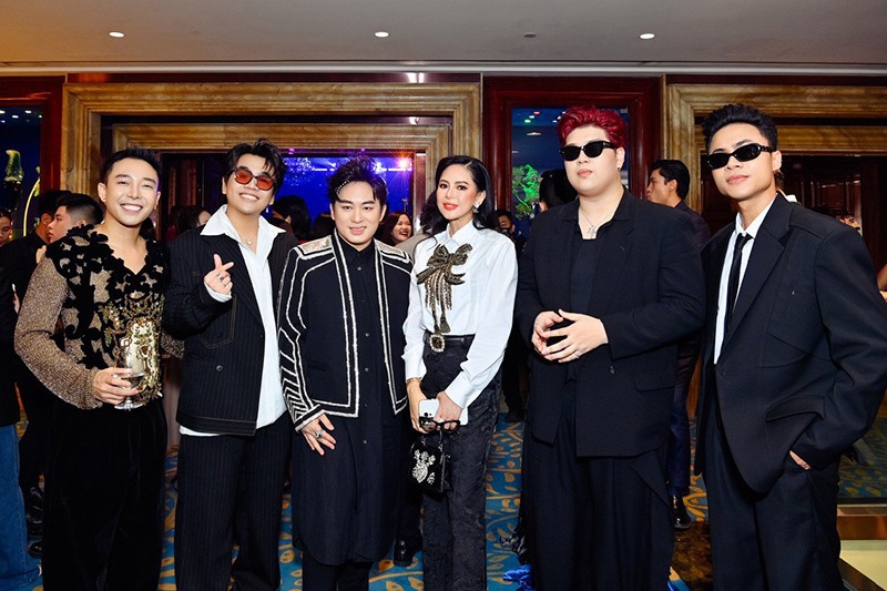 Doanh nhân Lê Hồng Thuỷ Tiên cuốn hút trong mọi khoảnh khắc tại Đẹp Awards 2023