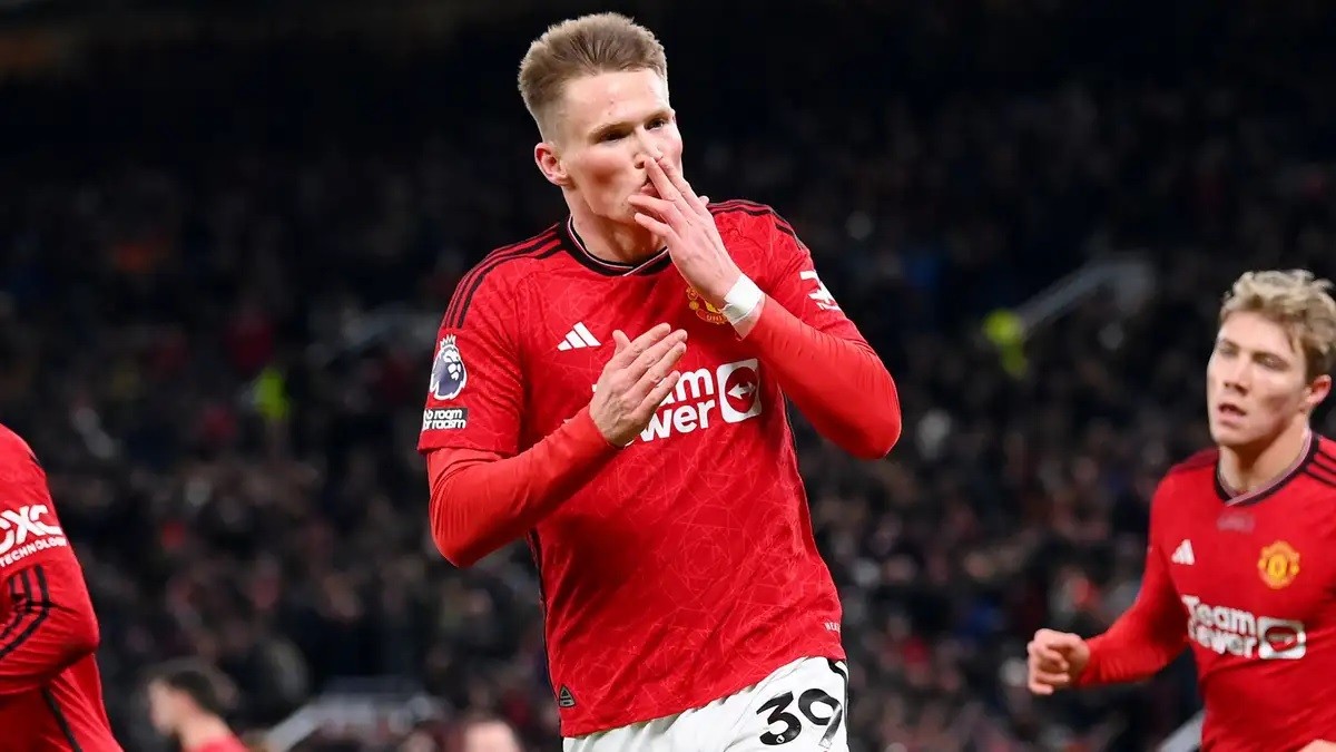 McTominay ủng hộ HLV Erik ten Hag về những nguyên tắc tại MU