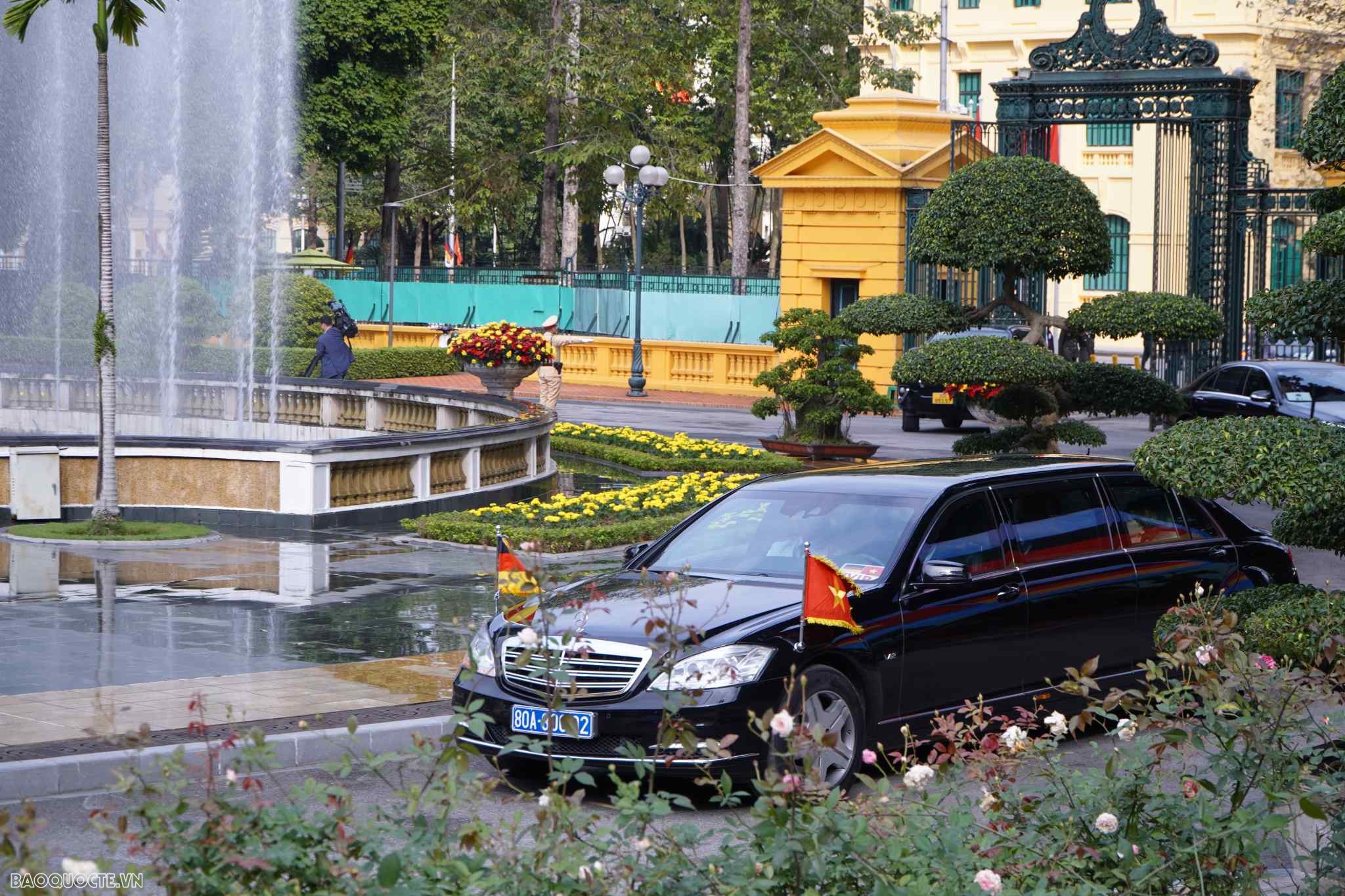 Lễ đón chính thức Tổng thống Cộng hòa Liên bang Đức Frank-Walter Steinmeier và Phu nhân tại Phủ Chủ tịch Lễ đón chính thức Tổng thống Cộng hòa Liên bang Đức Frank-Walter Steinmeier và Phu nhân tại Phủ Chủ tịch