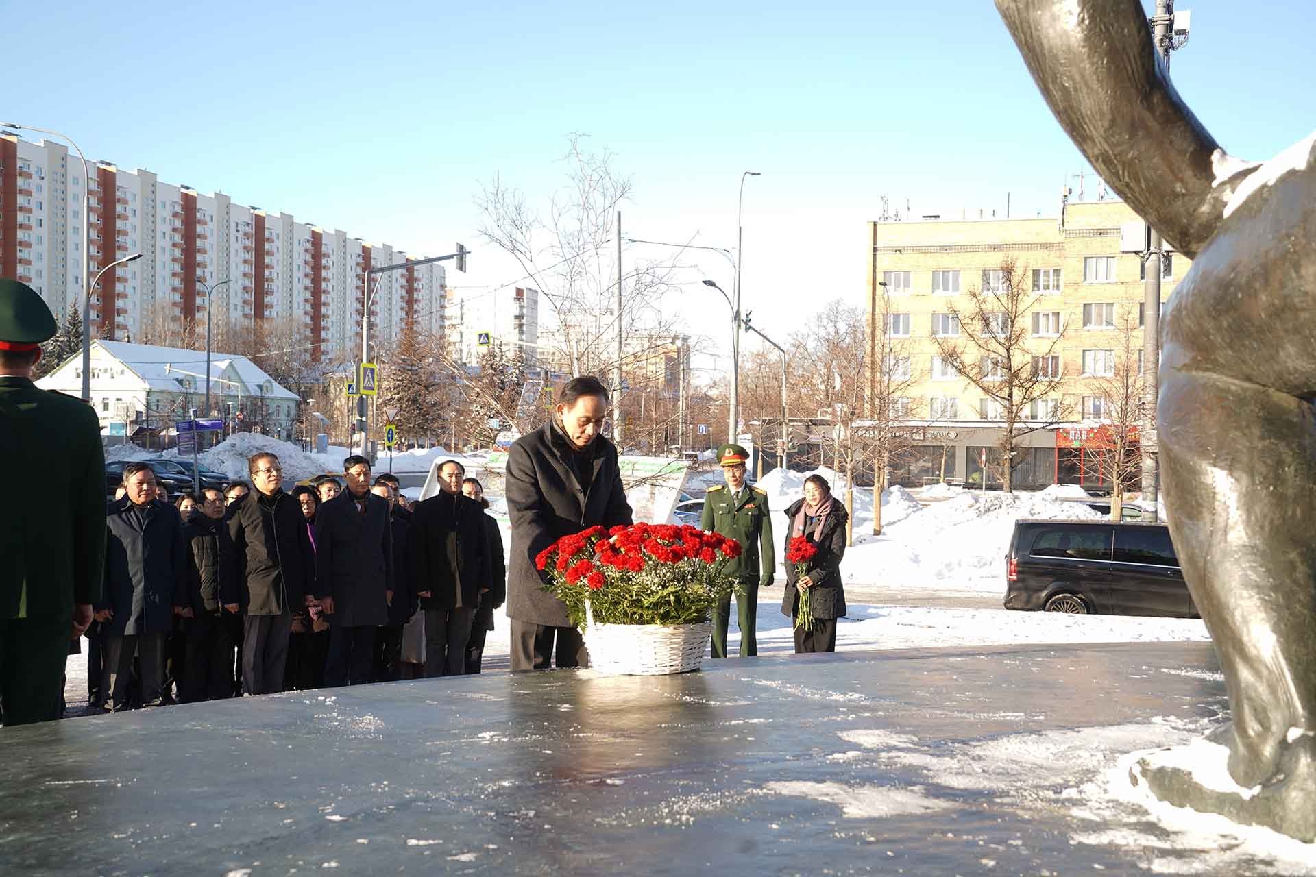 Trưởng ban Đối ngoại Trung ương Lê Hoài Trung thăm và làm việc tại Nga Trưởng ban Đối ngoại Trung ương Lê Hoài Trung thăm và làm việc tại Nga