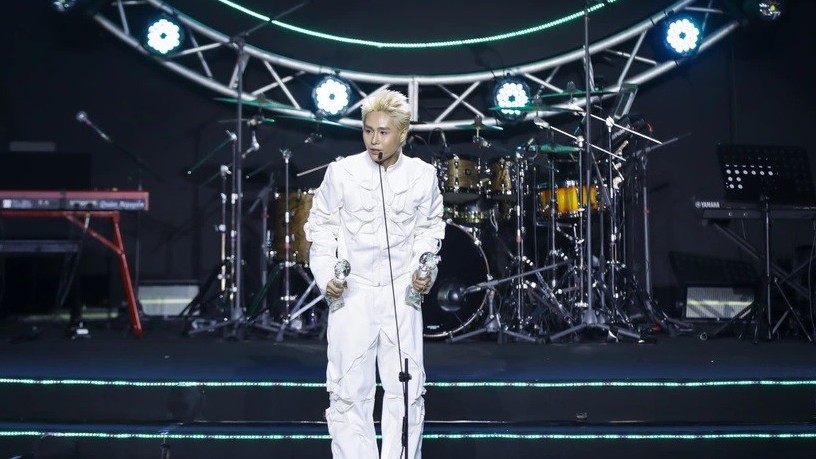 Nhiều ca sĩ trẻ được vinh danh trong lễ trao giải âm nhạc Làn Sóng Xanh 2023