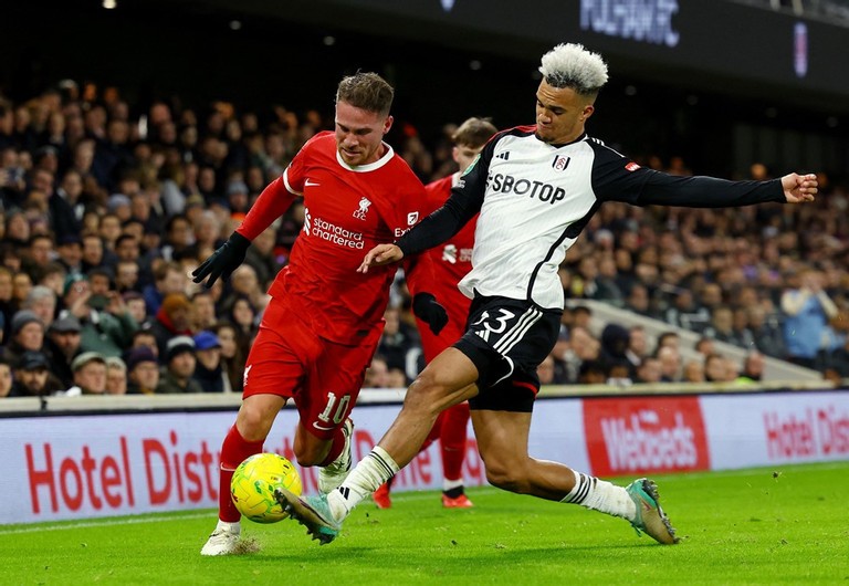 Chiến thắng 2-1 ở lượt đi giúp Liverpool (áo đỏ) tràn đầy tự tin khi hành quân đến sân Fulham khi tái đấu.