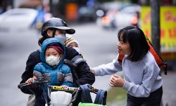 Hà Nội: Rét đậm, trường chuyển sang học trực tuyến