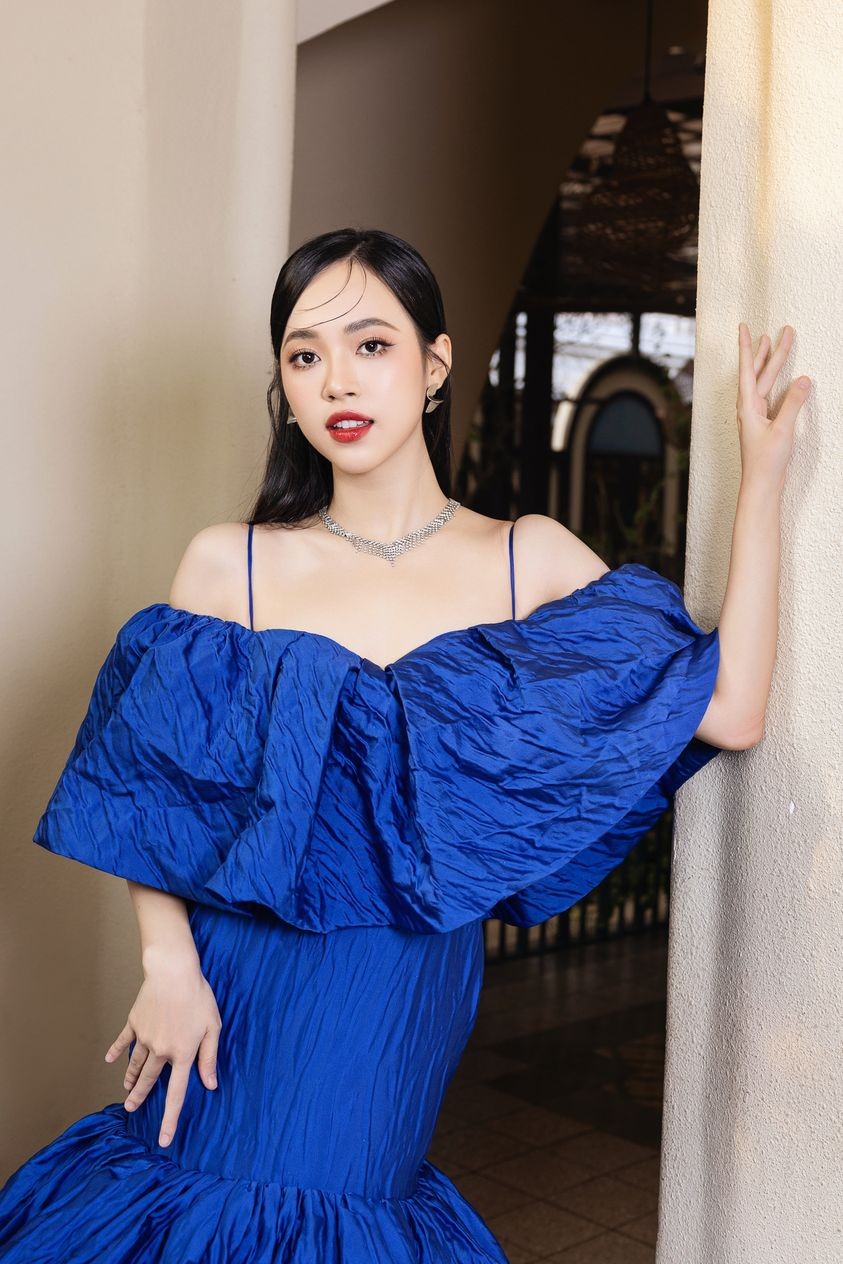 Á hậu Trịnh Thùy Linh