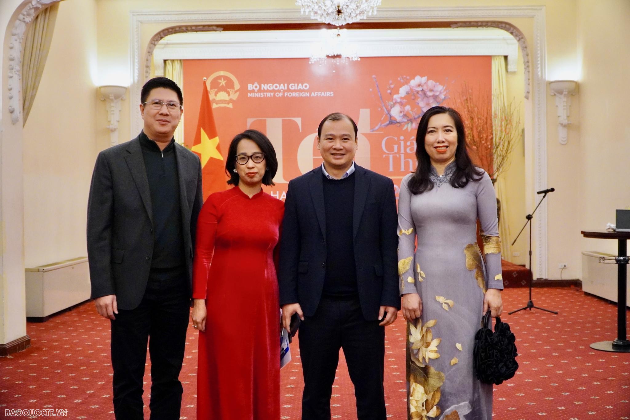 Bộ trưởng Ngoại giao Bùi Thanh Sơn gặp mặt báo chí nhân dịp Tết Giáp Thìn năm 2024 Bộ trưởng Ngoại giao Bùi Thanh Sơn gặp mặt báo chí nhân dịp Tết Giáp Thìn năm 2024