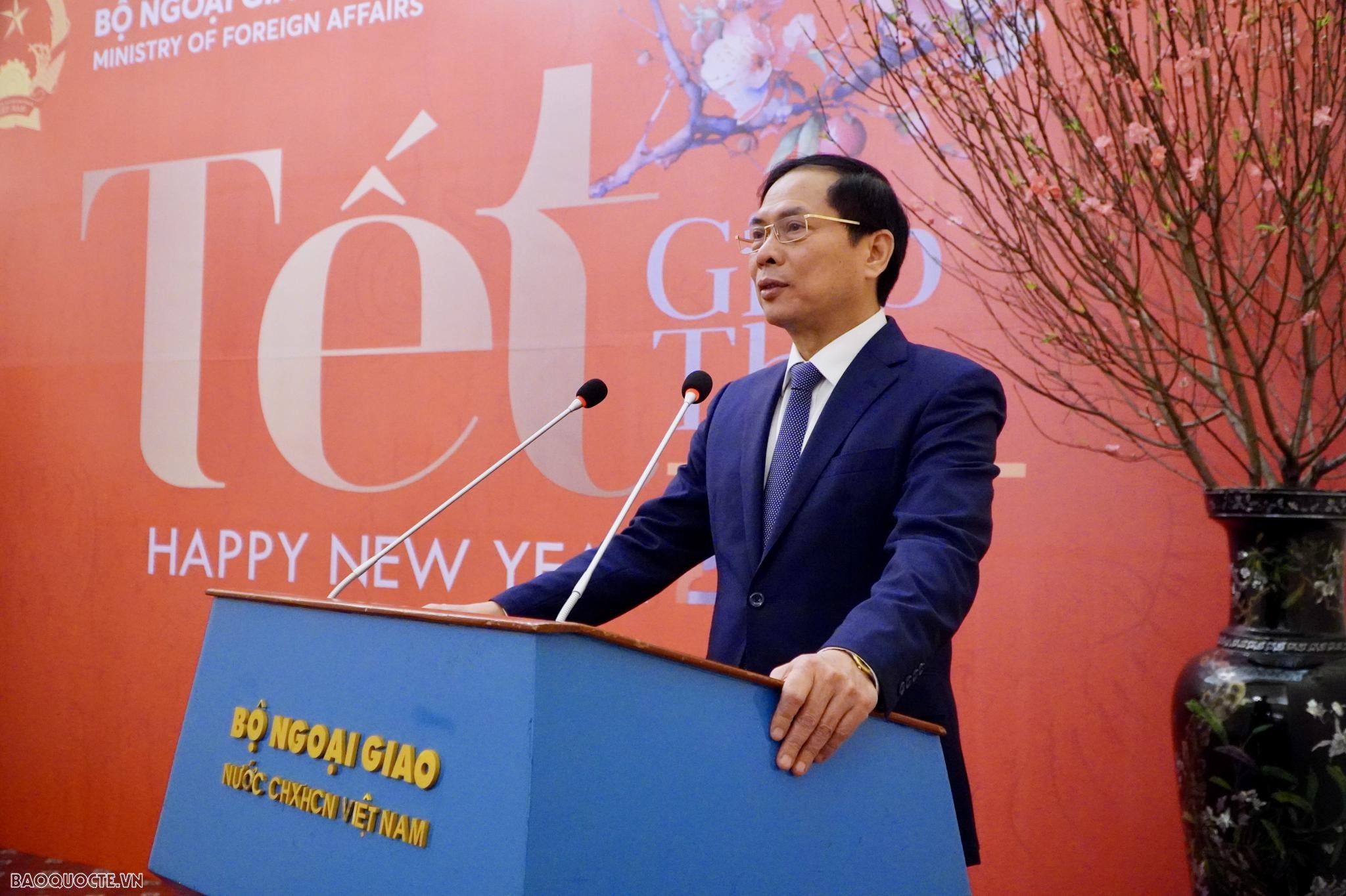 Bộ trưởng Ngoại giao Bùi Thanh Sơn gặp mặt báo chí nhân dịp Tết Giáp Thìn năm 2024 Bộ trưởng Ngoại giao Bùi Thanh Sơn gặp mặt báo chí nhân dịp Tết Giáp Thìn năm 2024