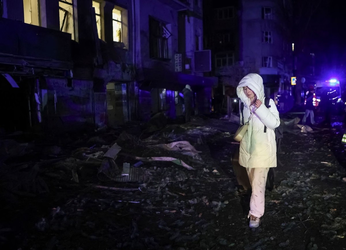 Ảnh ấn tượng (22-28/1): Nga - Ukraine ‘đấu khẩu’ về vụ rơi máy bay, ông Putin nói Moscow cố gắng chấm dứt xung đột, Tổng thống Biden có lợi thế