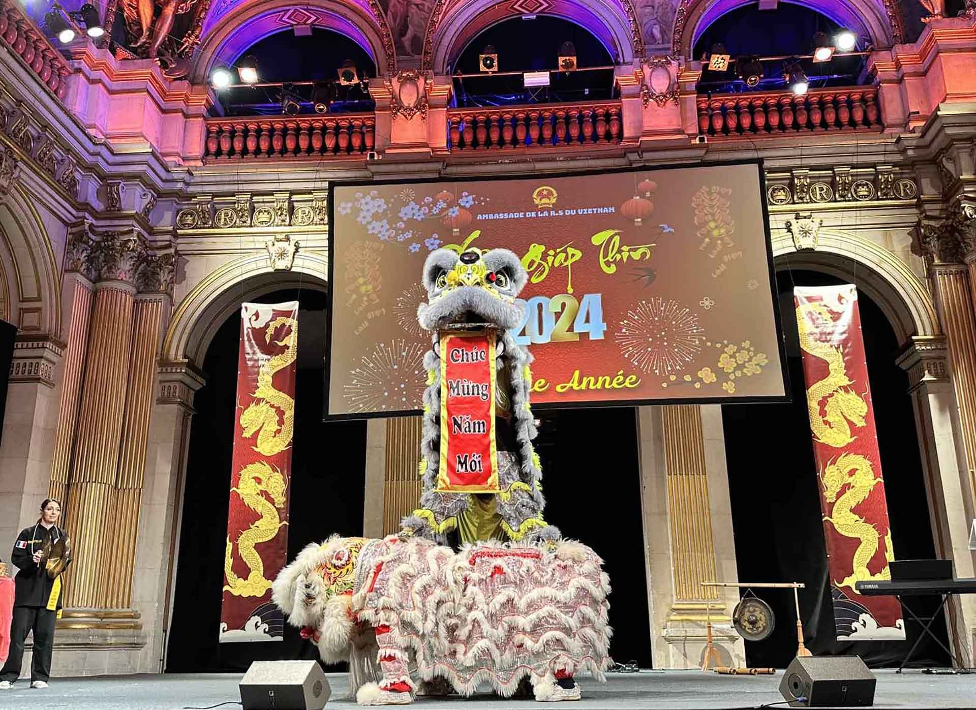 Đại sứ quán Việt Nam tại Pháp tổ chức đón Tết Giáp Thìn 2024