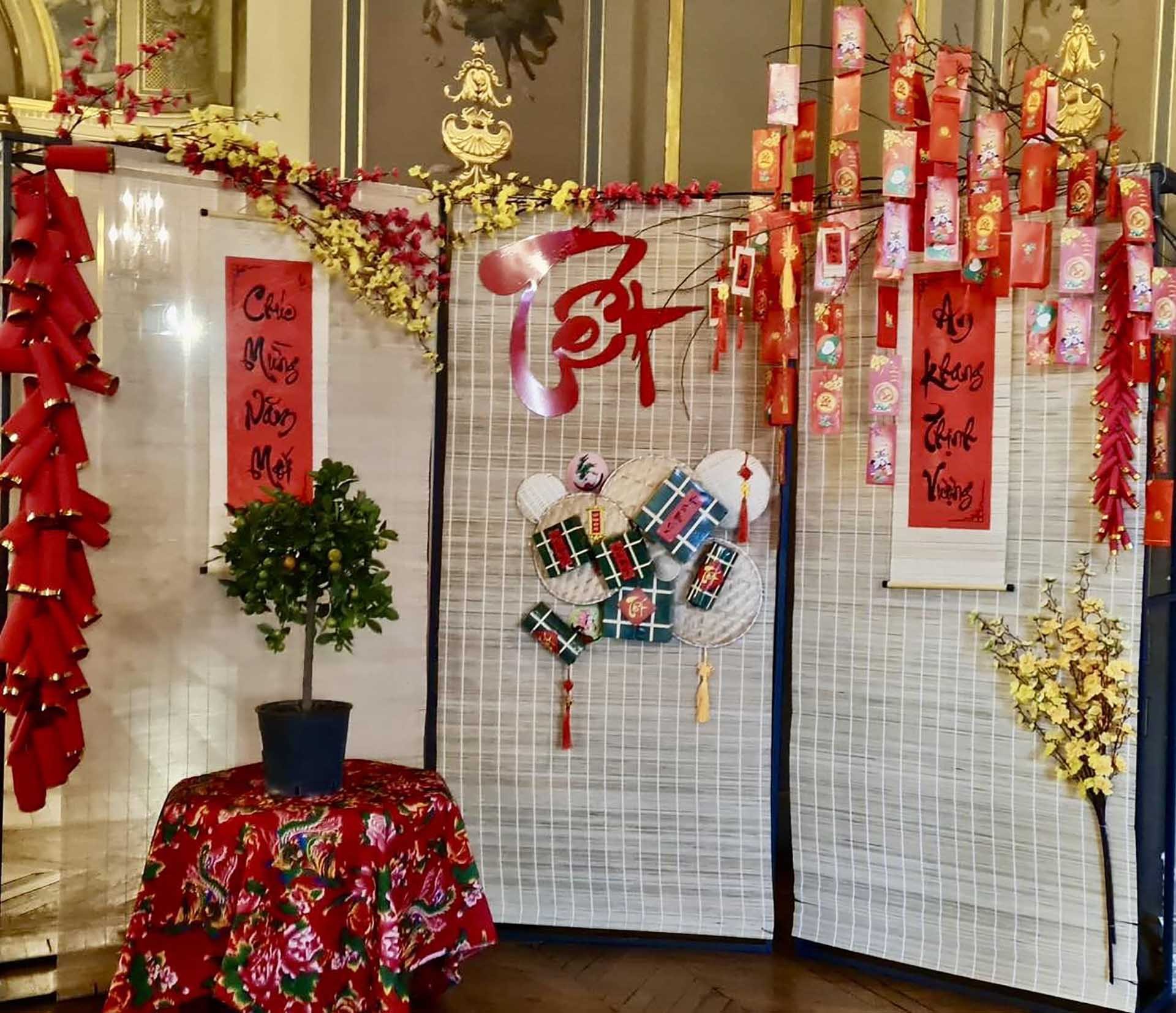 Đại sứ quán Việt Nam tại Pháp tổ chức đón Tết Giáp Thìn 2024