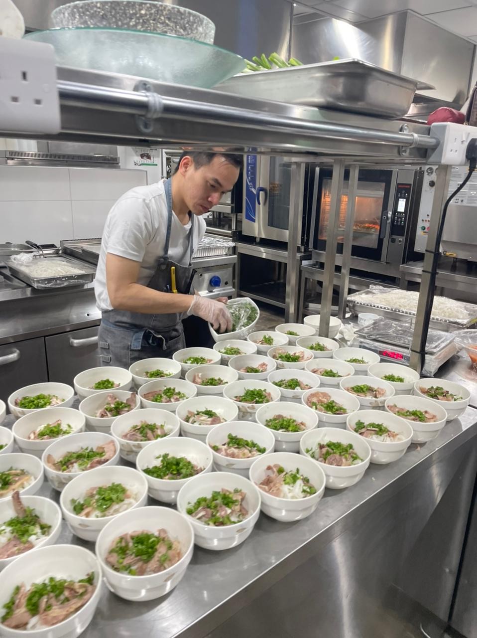 Đại sứ quán Việt Nam tại Kuwait mừng Xuân Giáp Thìn