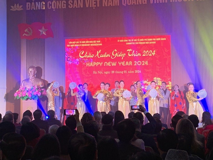Gặp gỡ hữu nghị chào Xuân Giáp Thìn 2024 và tri ân bạn bè quốc tế
