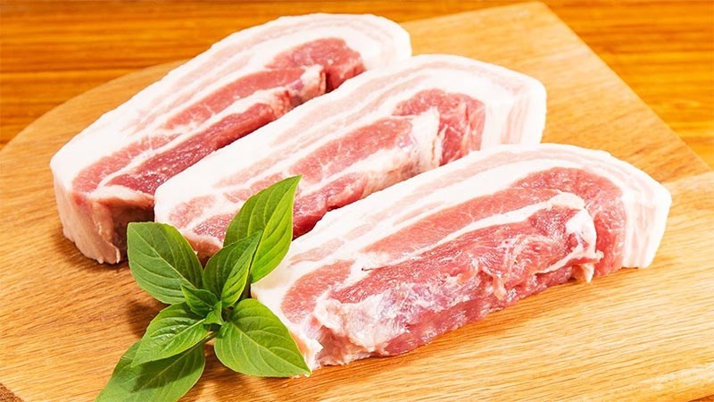 Giá heo hơi hôm nay 31/1: Giá heo hơi trong nước giảm 'xôi đỗ', tràn ngập website giao bán thịt nhập khẩu heo hơi trong nước gặp khó
