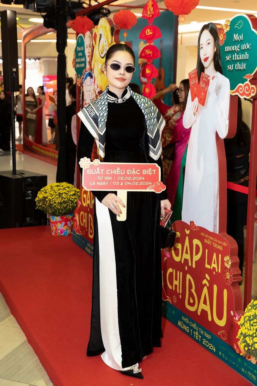 Dương Cẩm Lynh đằm thắm tại Gặp lại chị bầu