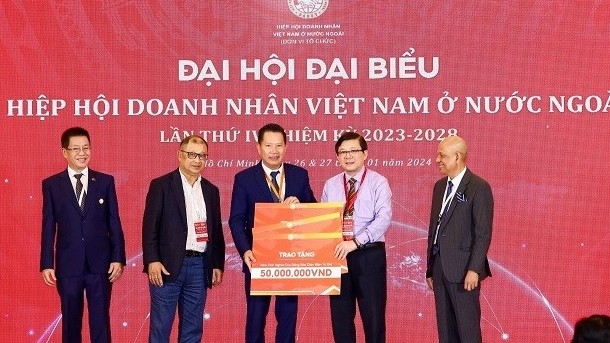 Doanh nhân kiều bào tặng 22 căn nhà đại đoàn kết cho người dân nghèo tỉnh Điện Biên