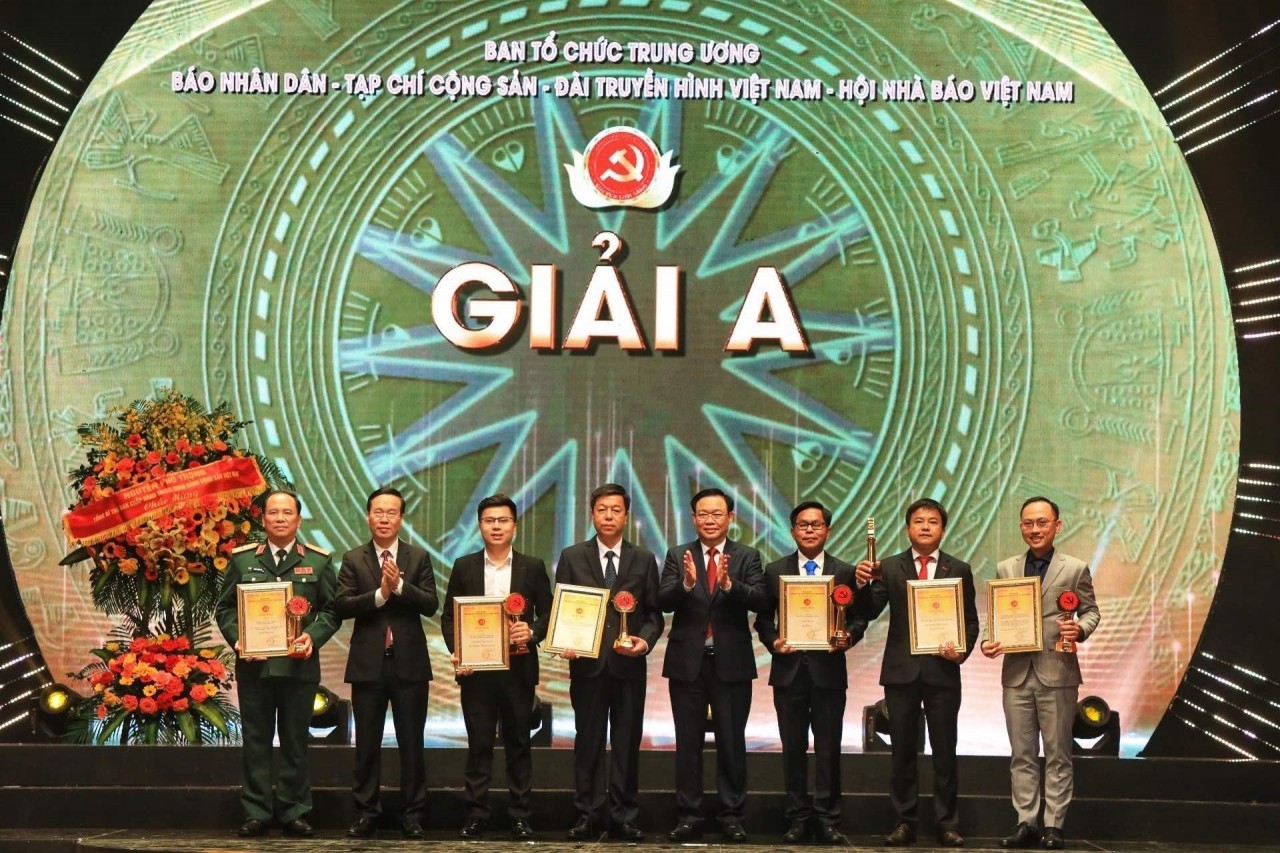 tác giả đoạt Giải Búa liềm vàng lần thứ VII, năm 2022 tác giả đoạt Giải Búa liềm vàng lần thứ VII, năm 2022