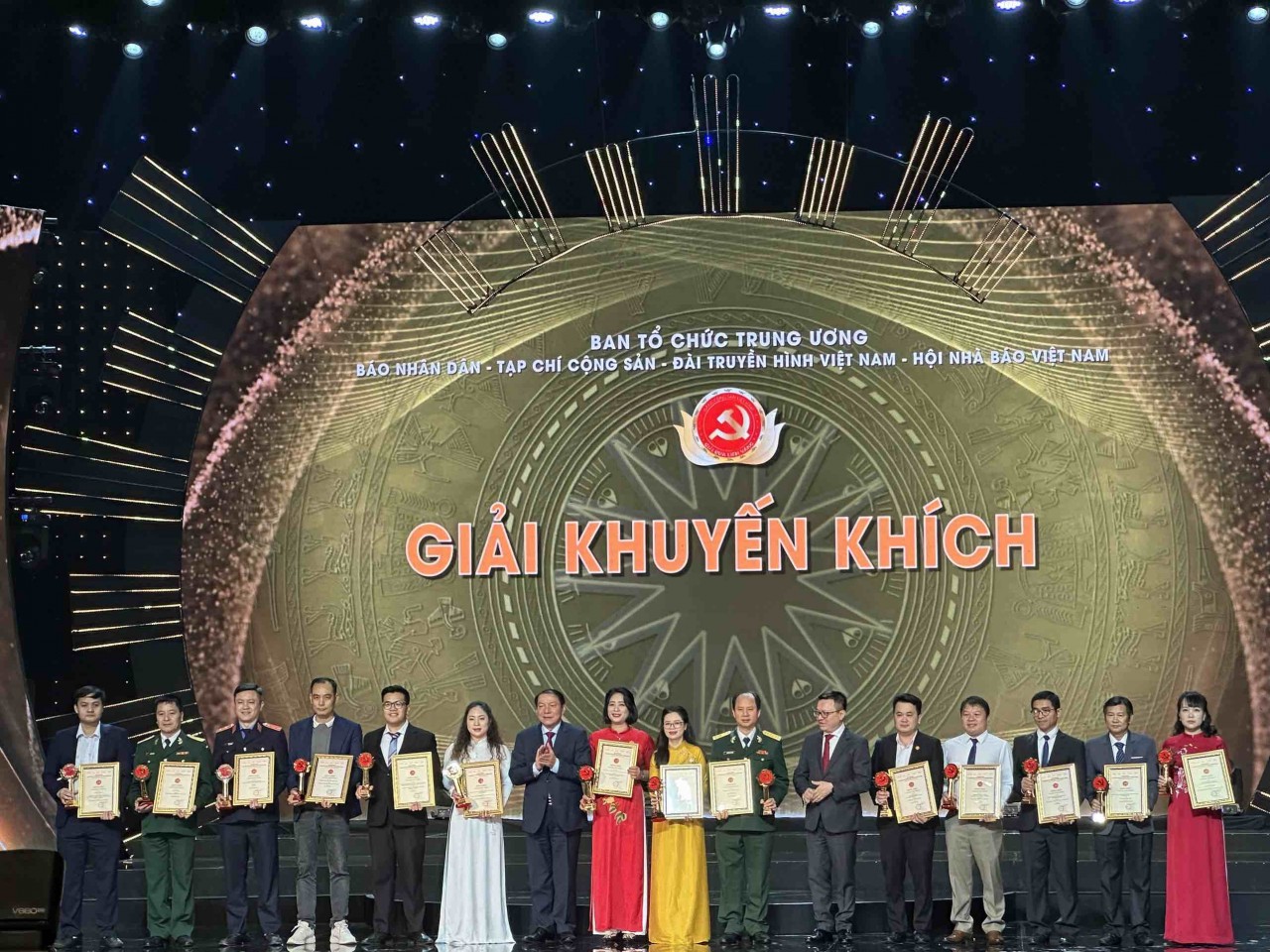 Lễ công bố và trao Giải Búa liềm vàng lần thứ VIII - năm 2023 Lễ công bố và trao Giải Búa liềm vàng lần thứ VIII năm 2023