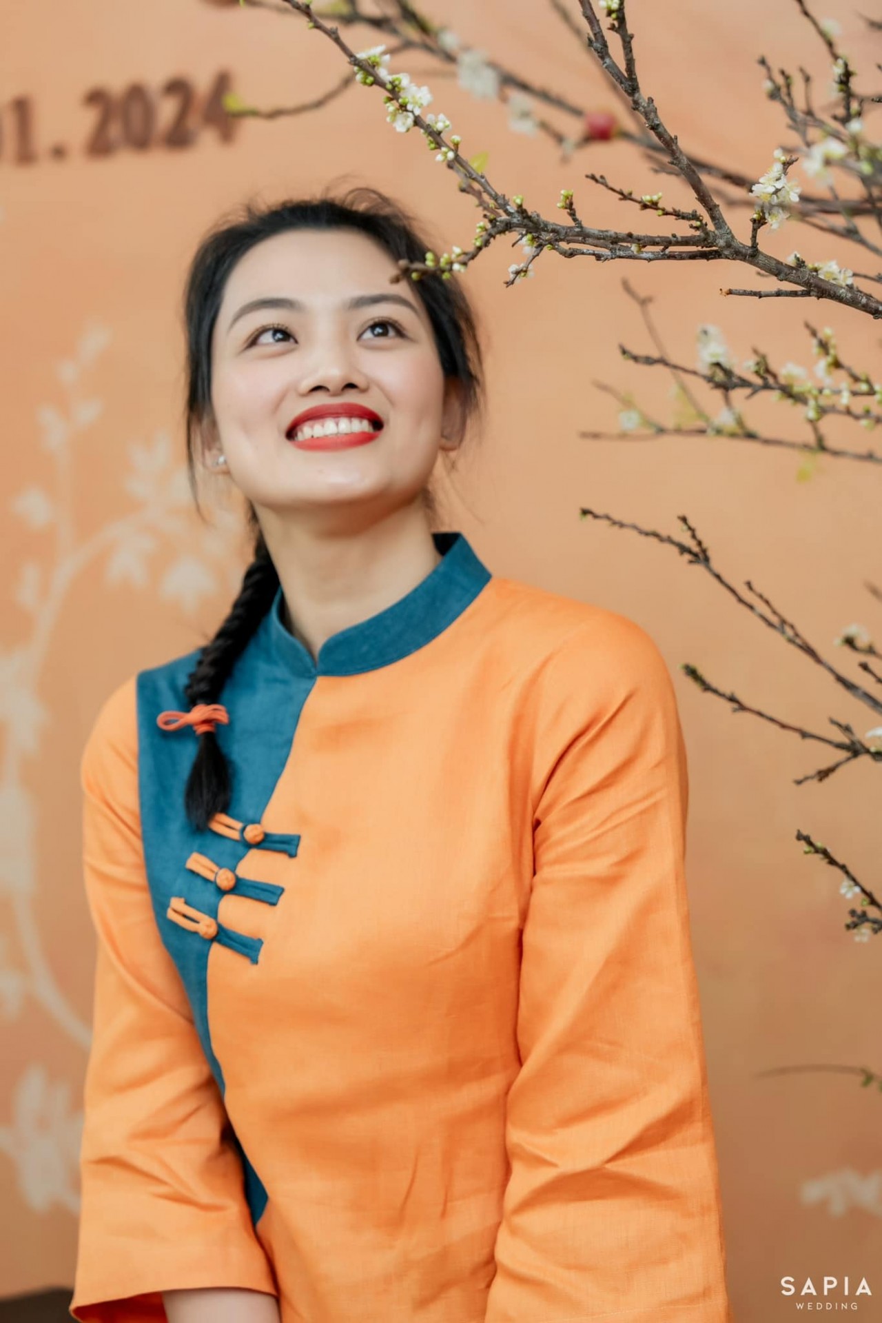 Hoa khôi bóng chuyền Thu Hoài đẹp rạng rỡ