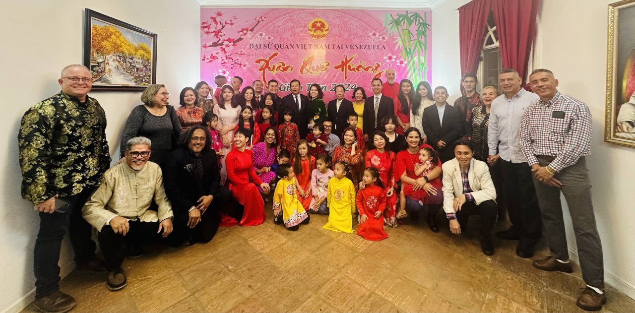 Đại sứ quán Việt Nam tại Venezuela tổ chức chương trình Tết cộng đồng Việt Nam 2024 Đại sứ quán Việt Nam tại Venezuela tổ chức chương trình Tết cộng đồng Việt Nam 2024
