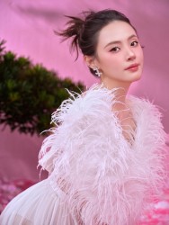 Vẻ đẹp 'không tì vết' của diễn viên Midu