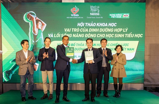 Dinh dưỡng hợp lý và lối sống năng động cho học sinh tiểu học Dinh dưỡng hợp lý và lối sống năng động cho học sinh tiểu học