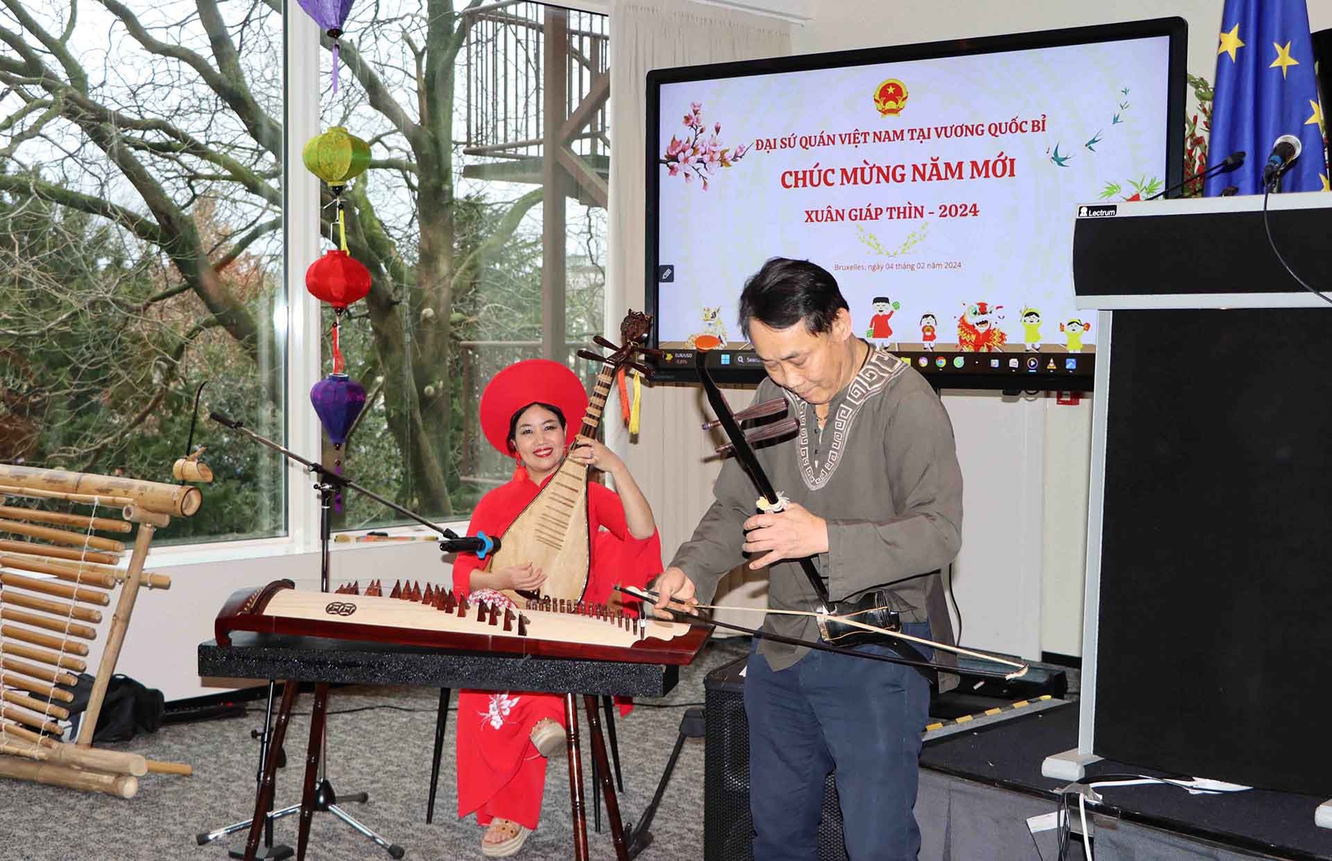 Tết cộng đồng mừng Xuân Giáp Thìn 2024 tại Bỉ: Ấm áp và đậm đà bản sắc dân tộc