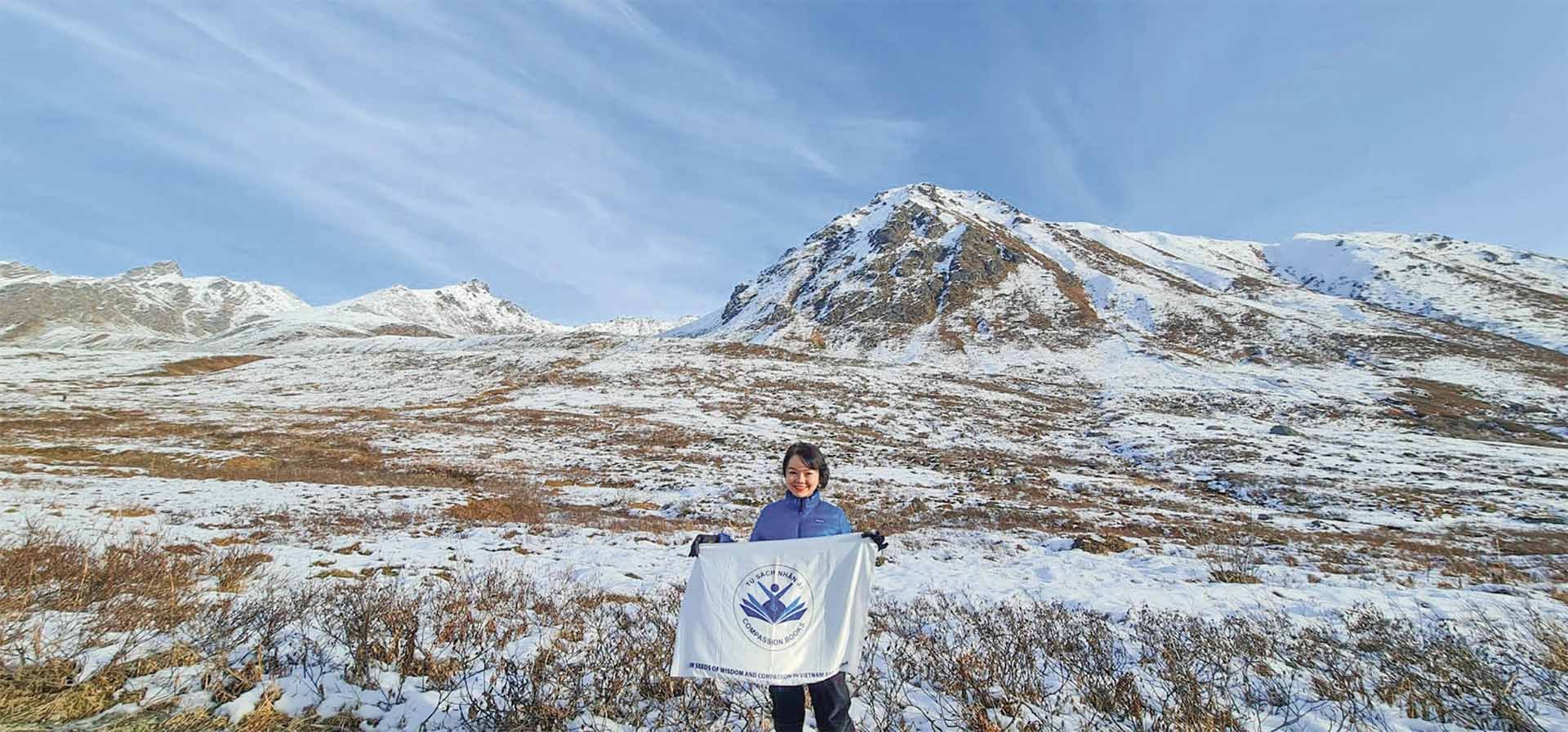 Tống Liên Anh trong chuyến trải nghiệm, khám phá cực Bắc của nước Mỹ. (Ảnh: NVCC) Tống Liên Anh trong chuyến trải nghiệm, khám phá cực Bắc của nước Mỹ. (Ảnh: NVCC)