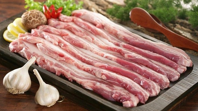 Giá heo hơi hôm nay 7/2: Giá heo hơi không đổi, thậm chí giảm nhờ nguồn cung trong nước và nhập khẩu dồi dào