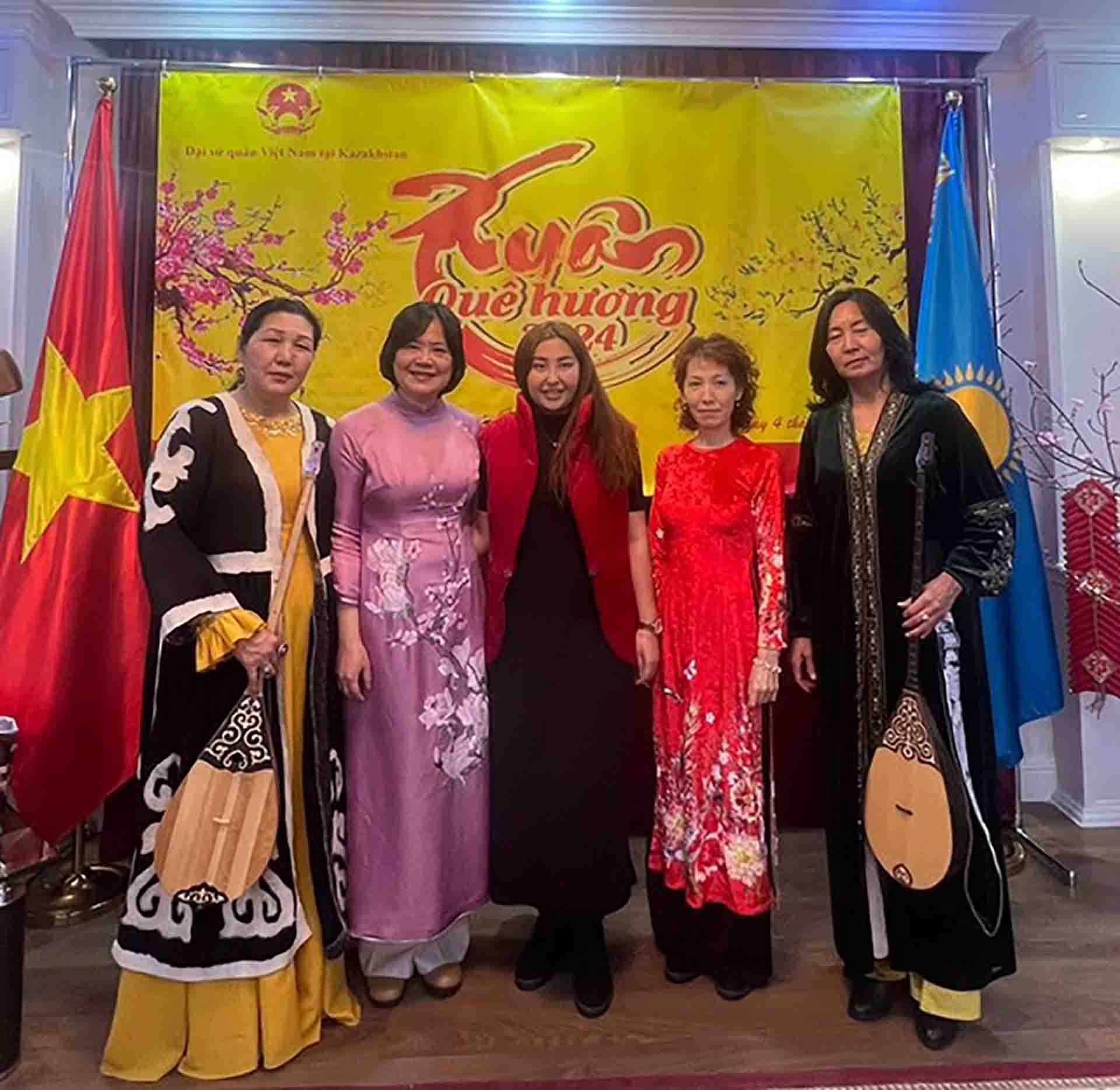 Xuân Quê hương 2024 đầm ấm tại Kazakhstan Xuân Quê hương 2024 đầm ấm tại Kazakhstan