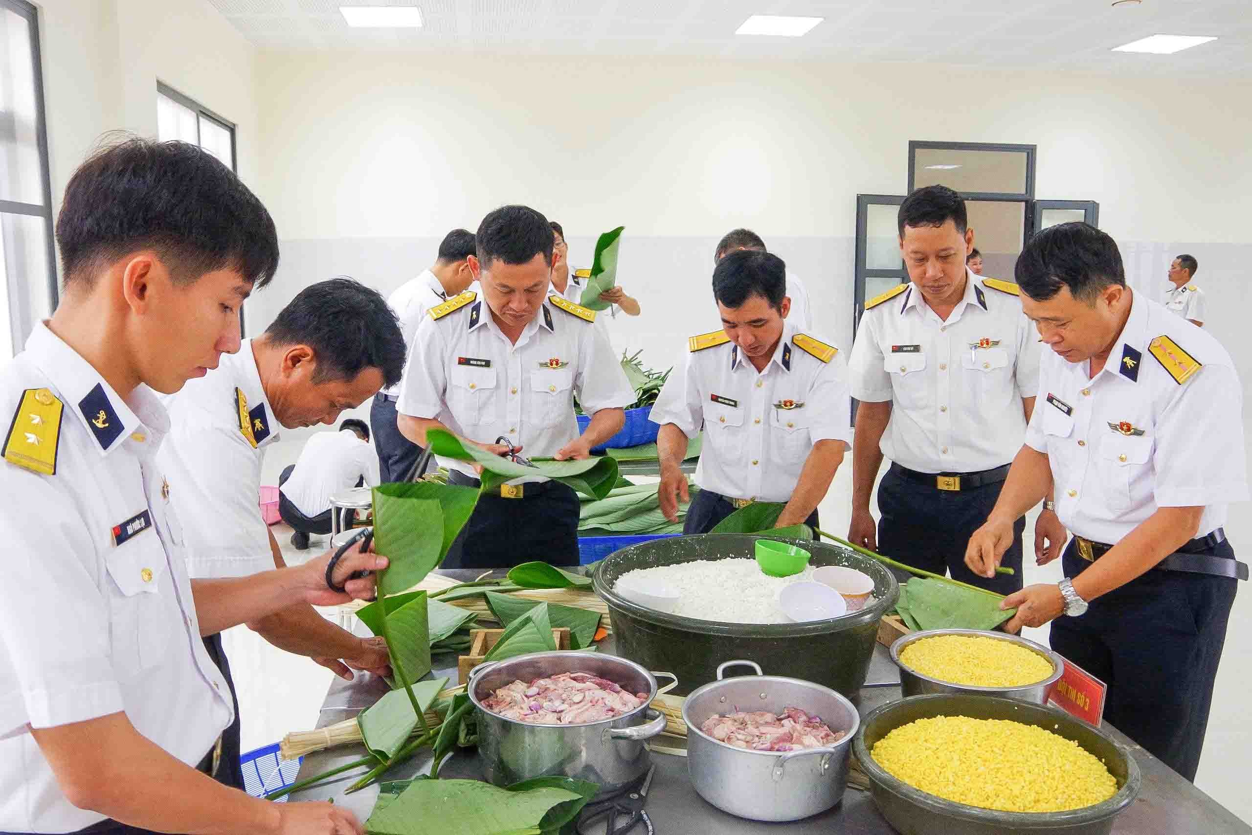 Lực lượng hải quân đón Tết thế nào?