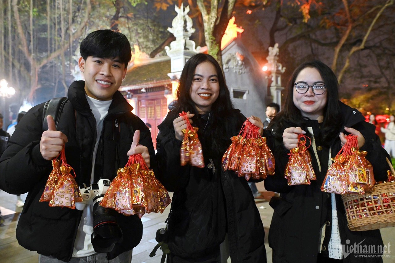 Không khí tưng bừng đón Tết nguyên đán trên khắp thế giới