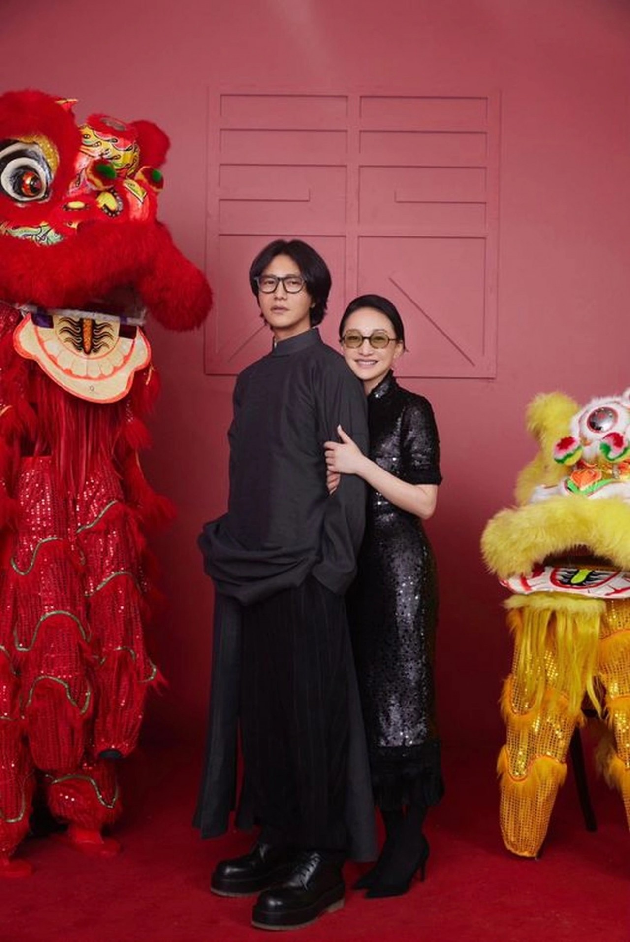 Cbiz: Châu Tấn và Trần Khôn chụp ảnh mừng năm mới Giáp Thìn 2024