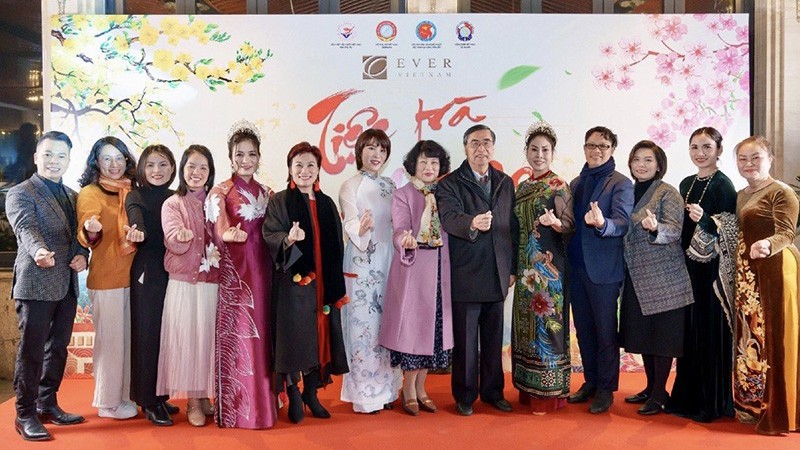 EVER Việt Nam tổ chức ‘Tiệc trà thanh xuân’ mang đậm dấu ấn châu Âu giữa lòng Hà Nội