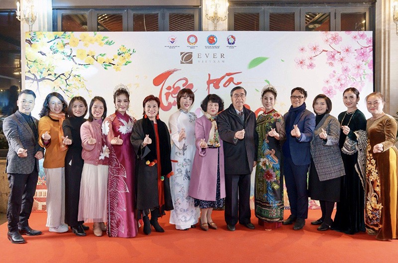 EVER Việt Nam tổ chức ‘Tiệc trà thanh xuân’ mang đậm dấu ấn châu Âu giữa lòng Hà Nội