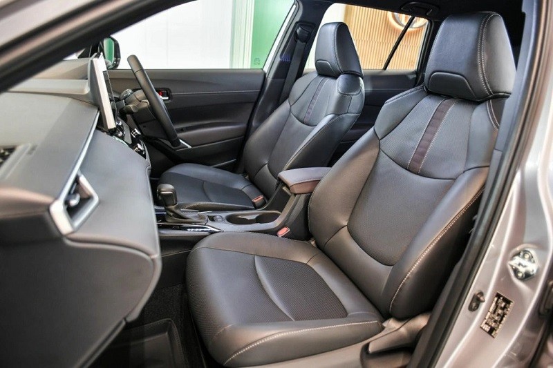 Cận cảnh Toyota Corolla Cross 2024 vừa ra mắt tại Thái Lan, giá từ 680 triệu đồng