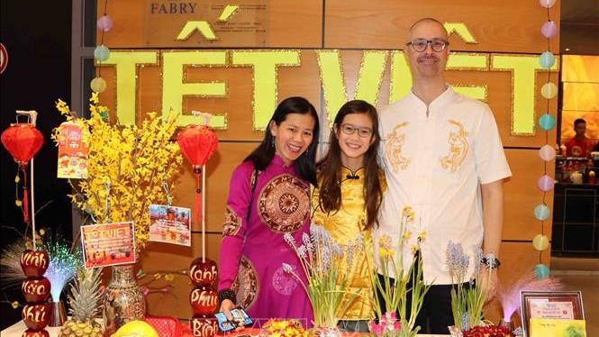 diem hen cua nguoi viet tai bi dip tet nguyen dan