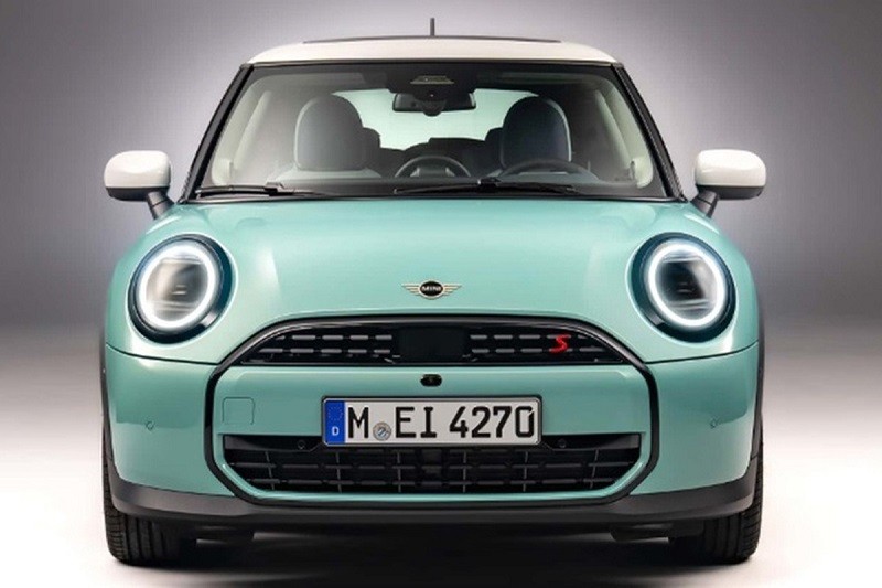 Cận cảnh MINI Cooper 2025 vừa ra mắt, giá khoảng 707 triệu đồng