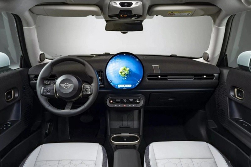 Cận cảnh MINI Cooper 2025 vừa ra mắt, giá khoảng 707 triệu đồng