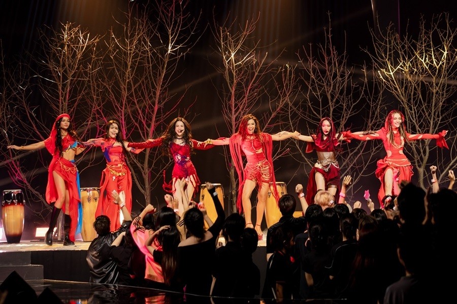 Dàn 'chị đẹp' rạng rỡ hội ngộ trong 'Tết Đẹp'