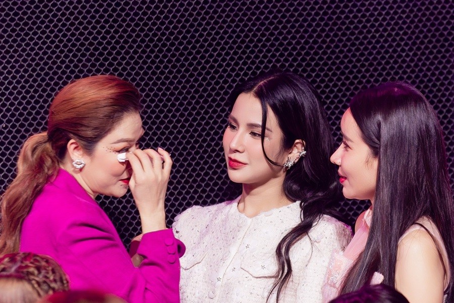 Dàn 'chị đẹp' rạng rỡ hội ngộ trong 'Tết Đẹp'