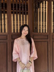 Doãn Hải My đẹp trong veo với tà áo dài ngày Tết