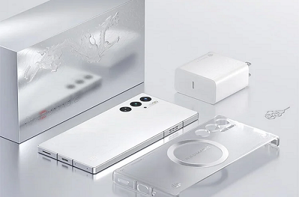 Ra mắt mẫu smartphone đặc biệt chào đón năm rồng Ra mắt mẫu smartphone đặc biệt chào đón năm rồng