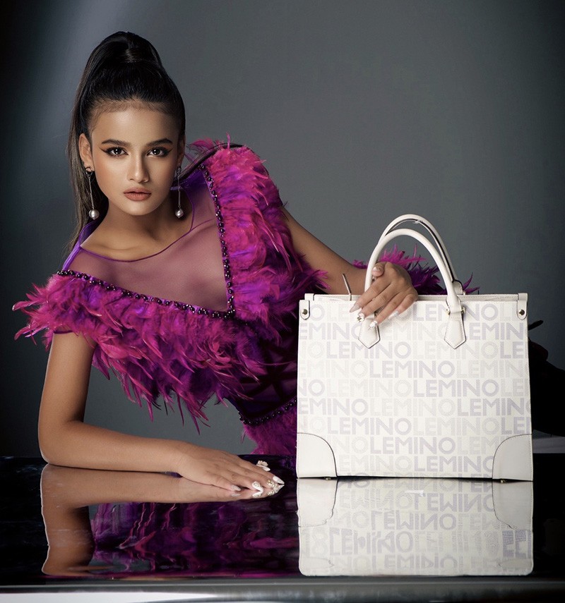 Mẫu nhí Laisha Dwi Aimee Mehrudeen ‘gây sốt’ làng thời trang Việt Mẫu nhí Laisha Dwi Aimee Mehrudeen ‘gây sốt’ làng thời trang Việt