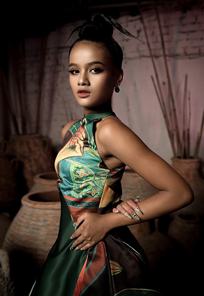 Mẫu nhí Laisha Dwi Aimee Mehrudeen. Mẫu nhí Laisha Dwi Aimee Mehrudeen.